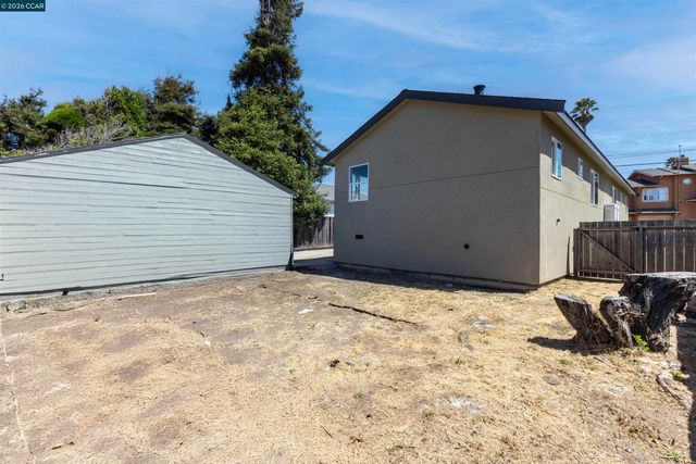 1377 Monterey St, Richmond, CA 94804