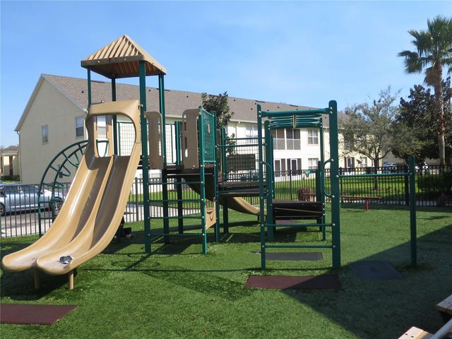 2806 CLUB CORTILE CIRCLE B, Kissimmee, FL 34746