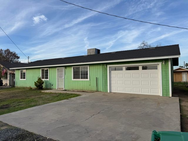 22284 Putnam Avenue, Porterville, CA 93257