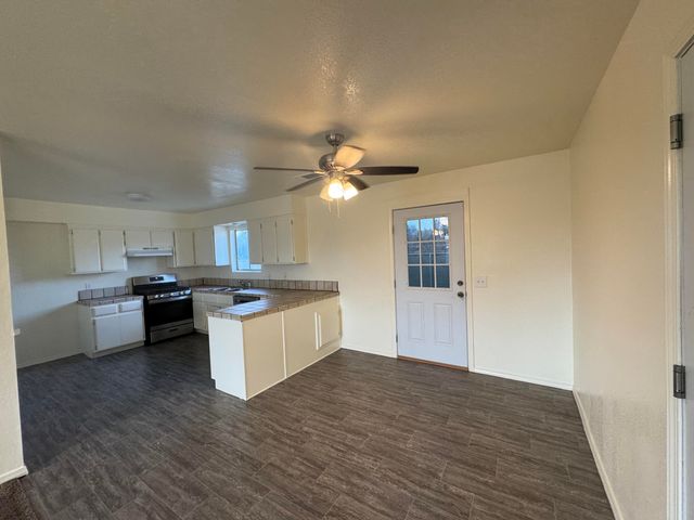 22284 Putnam Avenue, Porterville, CA 93257