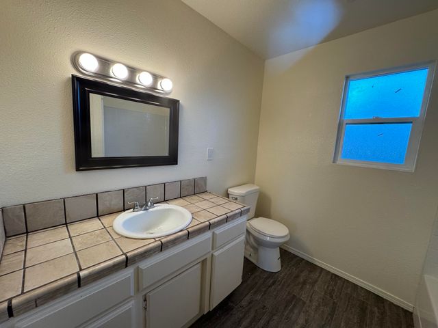 22284 Putnam Avenue, Porterville, CA 93257