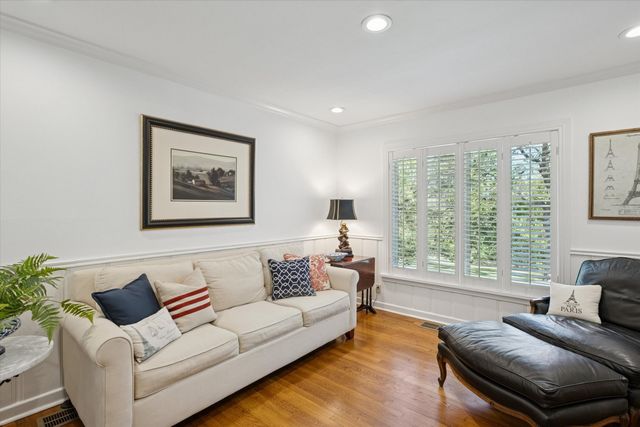 204 Vanshire Road E, Lakeside, TX 76108