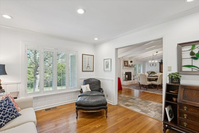 204 Vanshire Road E, Lakeside, TX 76108