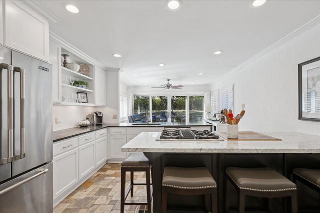 204 Vanshire Road E, Lakeside, TX 76108