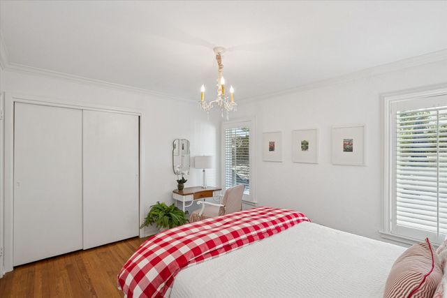 204 Vanshire Road E, Lakeside, TX 76108