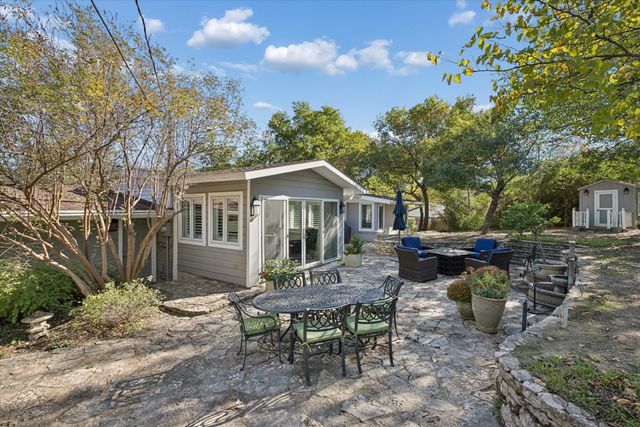 204 Vanshire Road E, Lakeside, TX 76108