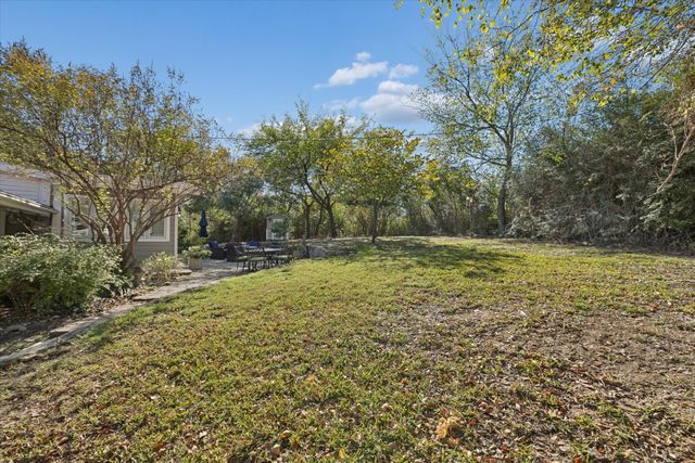 204 Vanshire Road E, Lakeside, TX 76108