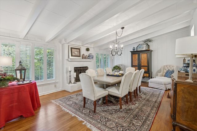 204 Vanshire Road E, Lakeside, TX 76108