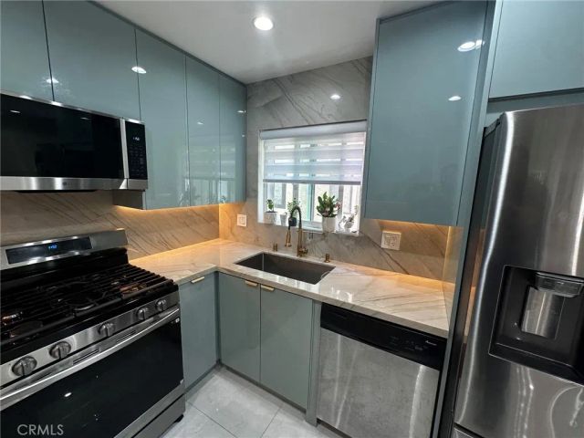 7432 Hazeltine 7, Van Nuys, CA 91405