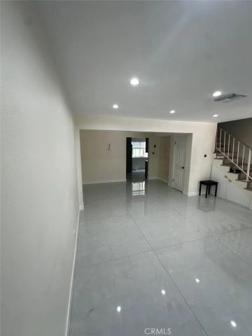 7432 Hazeltine 7, Van Nuys, CA 91405