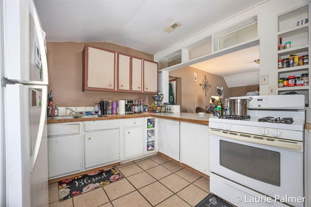 231 E Lincoln Avenue, Ionia, MI 48846