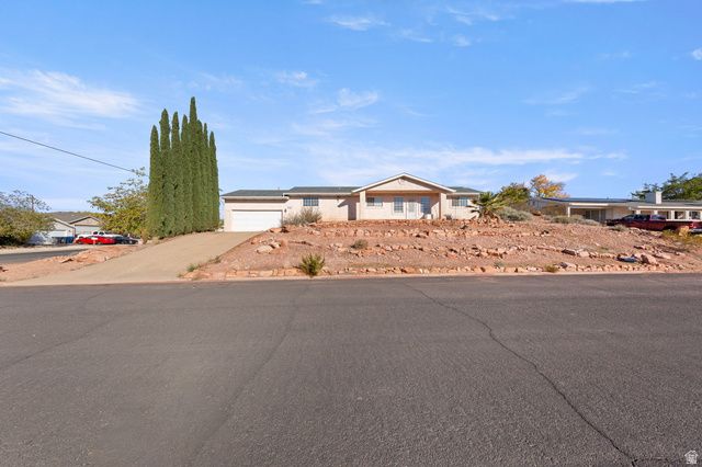 711 E SCENIC DR, Washington, UT 84780