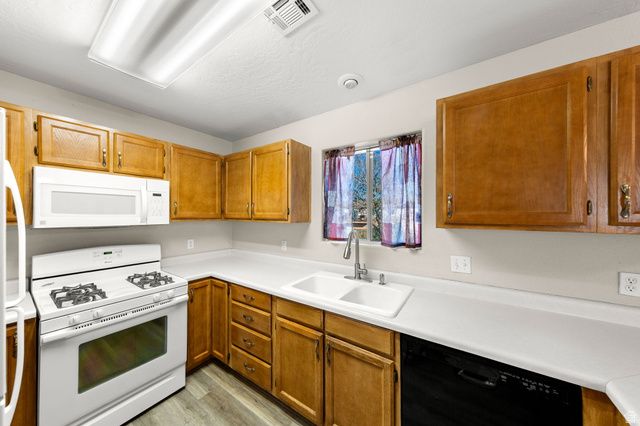 711 E SCENIC DR, Washington, UT 84780