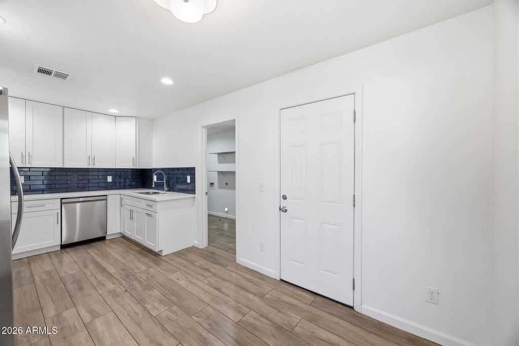 Image 10 of property listing at 1005 E MARIPOSA Street, Phoenix, AZ 85014
