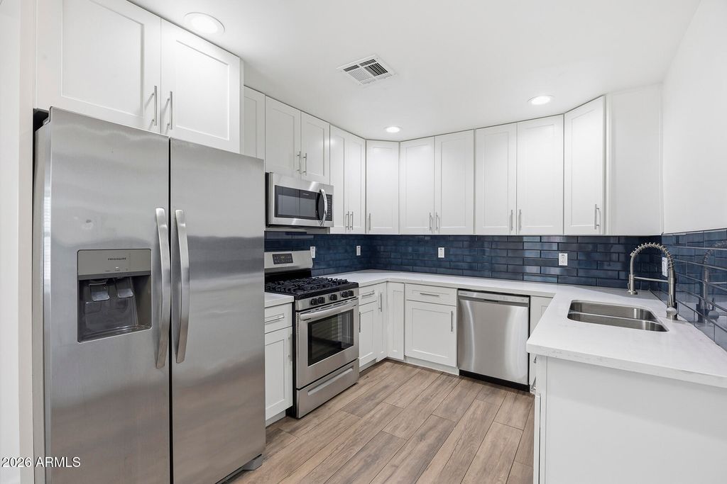 Image 13 of property listing at 1005 E MARIPOSA Street, Phoenix, AZ 85014