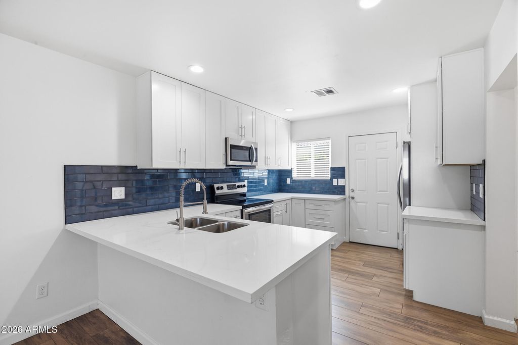 Image 32 of property listing at 1005 E MARIPOSA Street, Phoenix, AZ 85014