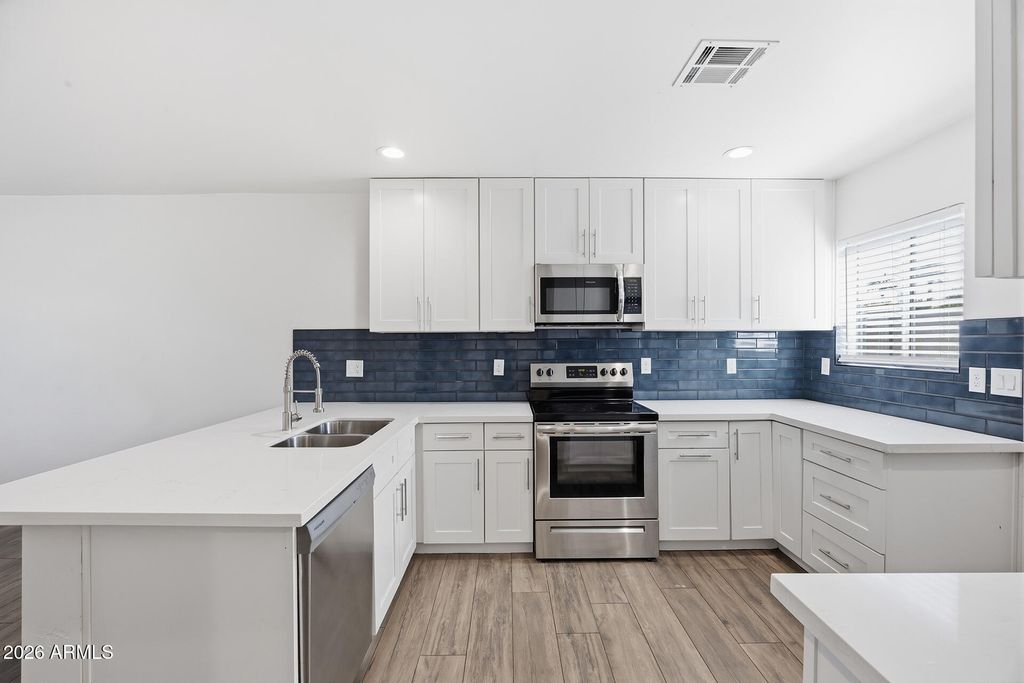 Image 34 of property listing at 1005 E MARIPOSA Street, Phoenix, AZ 85014