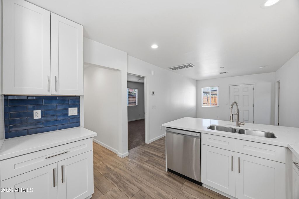 Image 36 of property listing at 1005 E MARIPOSA Street, Phoenix, AZ 85014