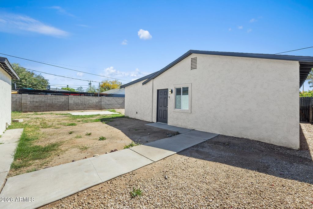 Image 46 of property listing at 1005 E MARIPOSA Street, Phoenix, AZ 85014