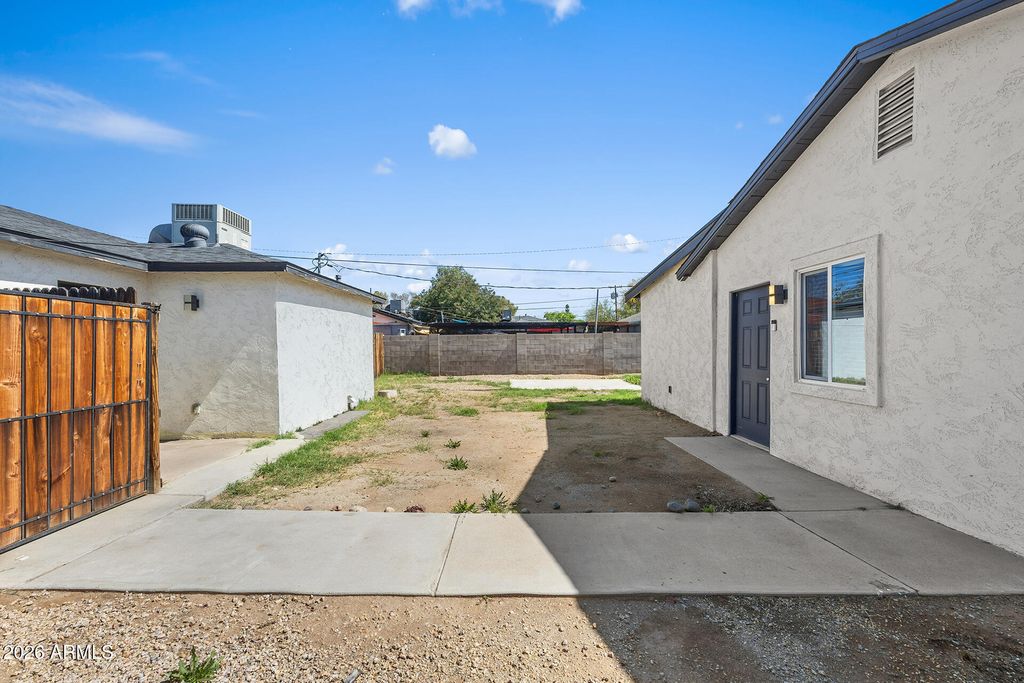 Image 47 of property listing at 1005 E MARIPOSA Street, Phoenix, AZ 85014
