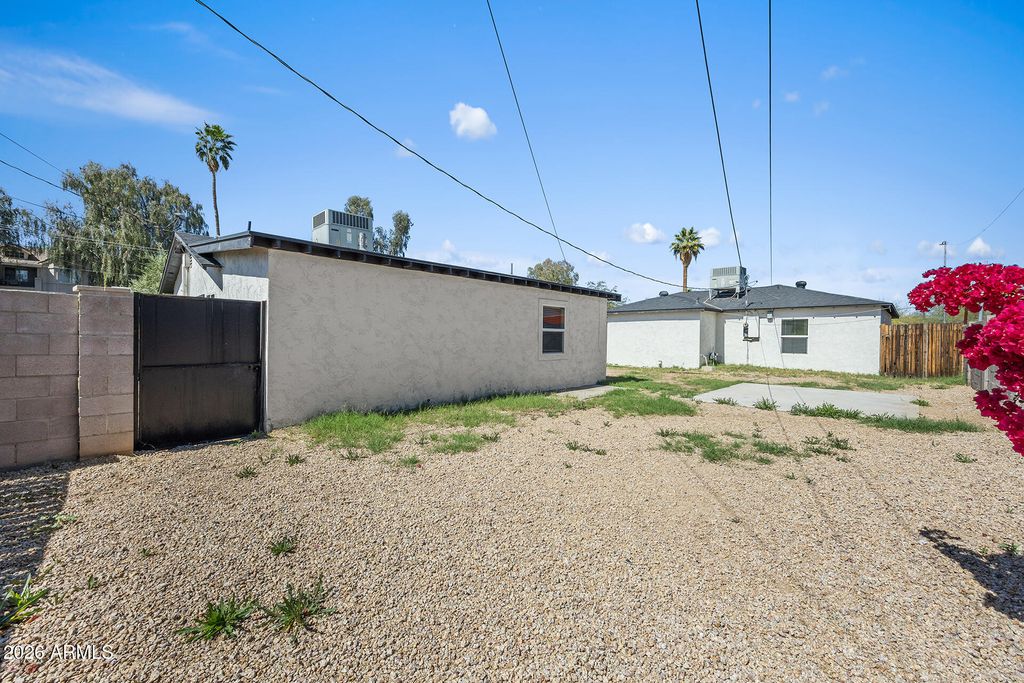 Image 49 of property listing at 1005 E MARIPOSA Street, Phoenix, AZ 85014