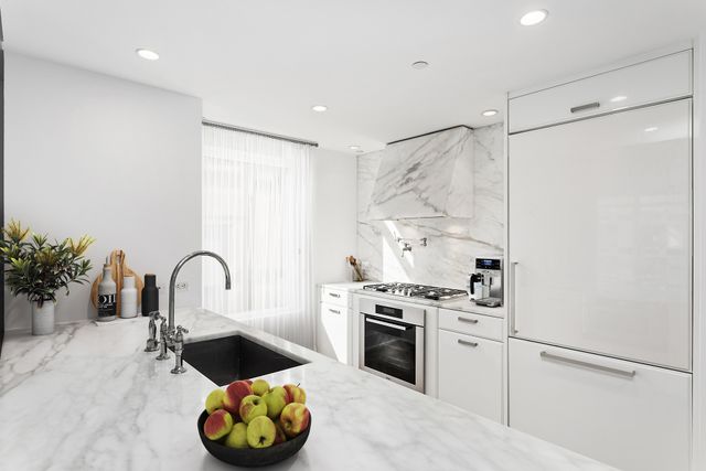 305 E 85th St Apt 6C, New York City, NY 10028