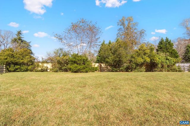 1365 AMBER RIDGE RD, Charlottesville, VA 22901