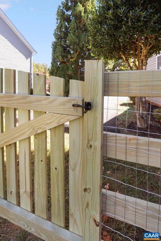 1365 AMBER RIDGE RD, Charlottesville, VA 22901