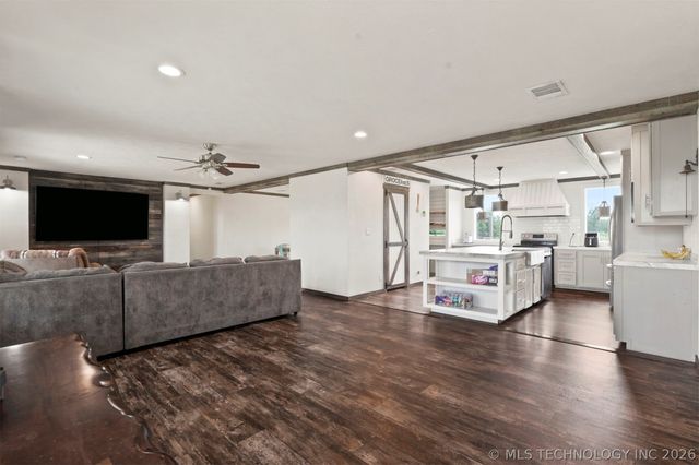 17762 Harreld Road, Beggs, OK 74421