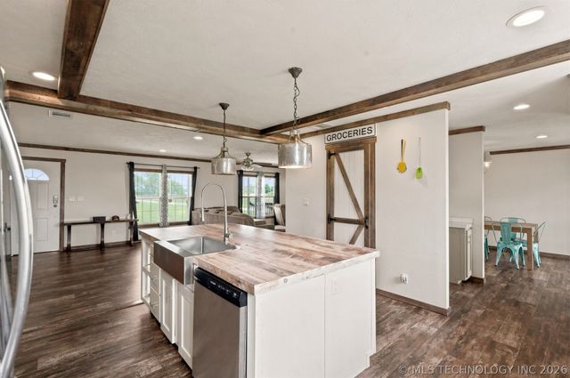 17762 Harreld Road, Beggs, OK 74421