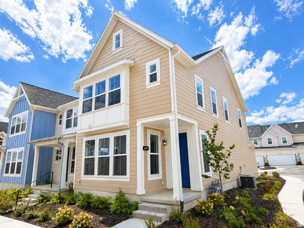 Image 2 of property listing at 6891 W SOUTH JORDAN PKWY #329, South Jordan, UT 84009