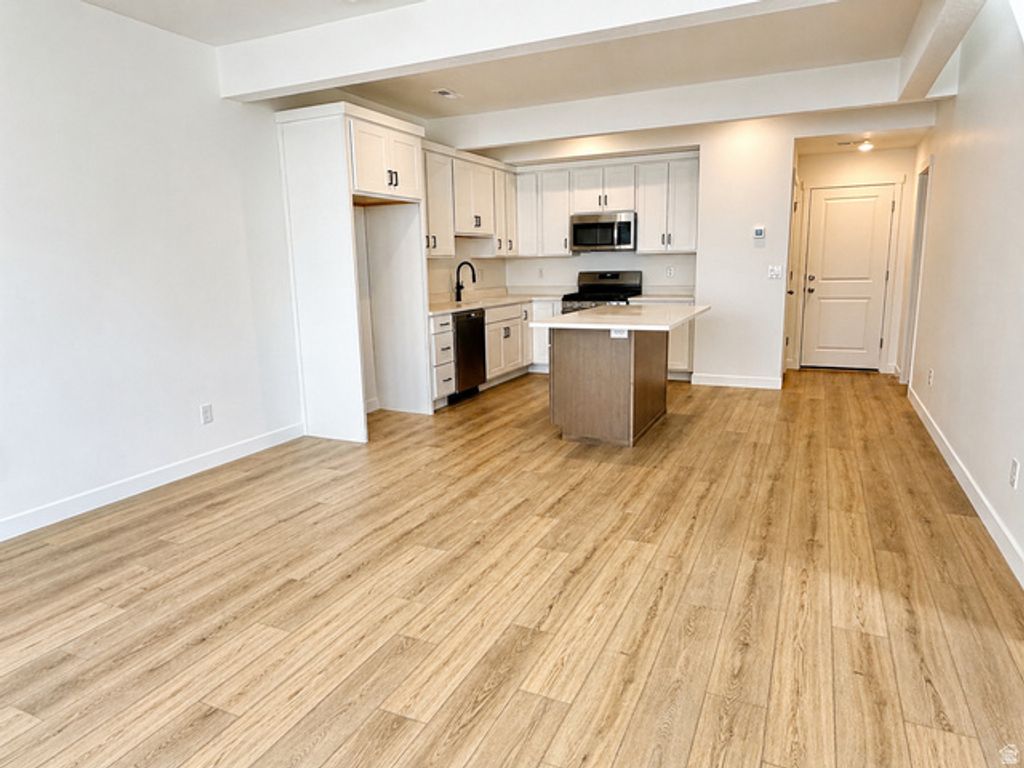 Image 8 of property listing at 6891 W SOUTH JORDAN PKWY #329, South Jordan, UT 84009
