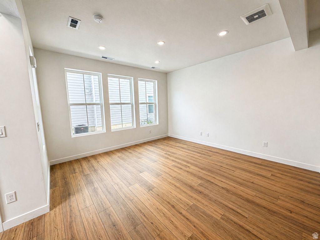 Image 9 of property listing at 6891 W SOUTH JORDAN PKWY #329, South Jordan, UT 84009