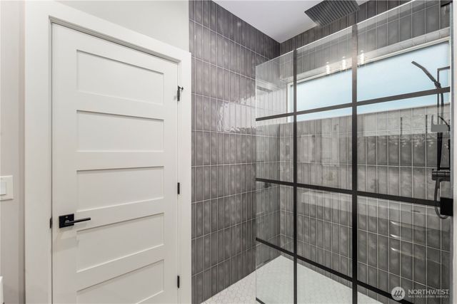 4018 Beach Drive SW, Seattle, WA 98116