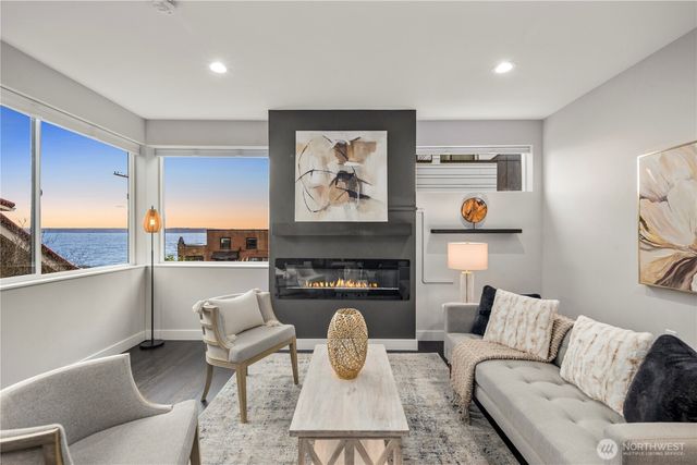 4018 Beach Drive SW, Seattle, WA 98116