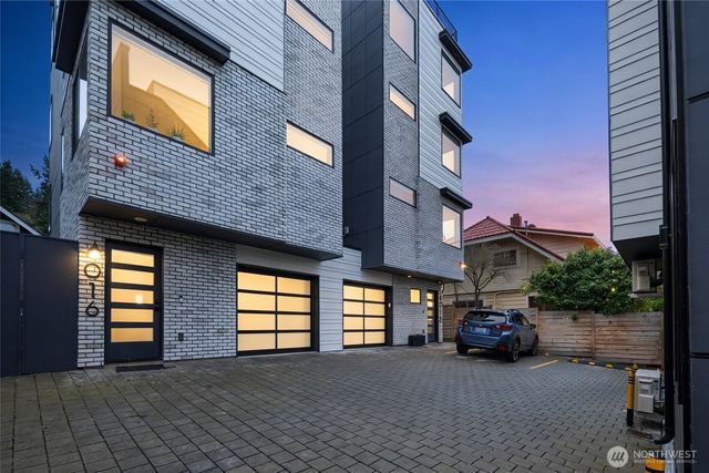 4018 Beach Drive SW, Seattle, WA 98116