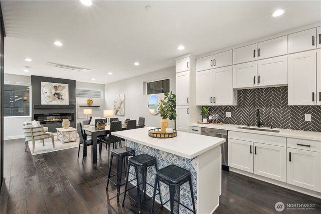 4018 Beach Drive SW, Seattle, WA 98116