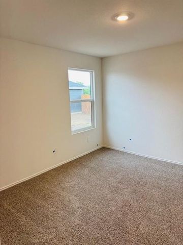 645 Ebbsfleet DR, Uhland, TX 78640