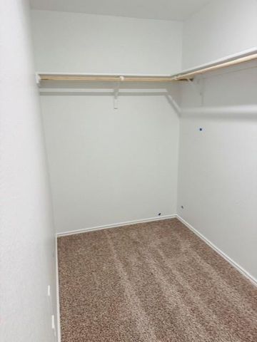 645 Ebbsfleet DR, Uhland, TX 78640