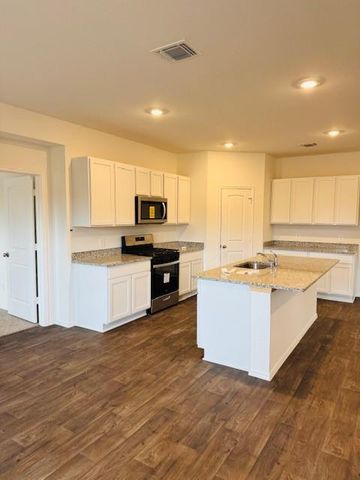 645 Ebbsfleet DR, Uhland, TX 78640