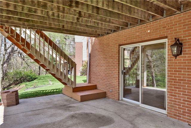 9007 Hampshire Ct, Mccandless, PA 15237