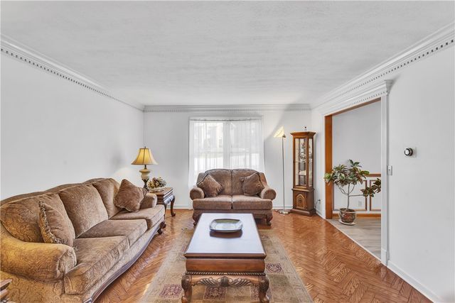 9007 Hampshire Ct, Mccandless, PA 15237