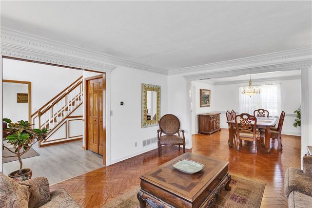 9007 Hampshire Ct, Mccandless, PA 15237