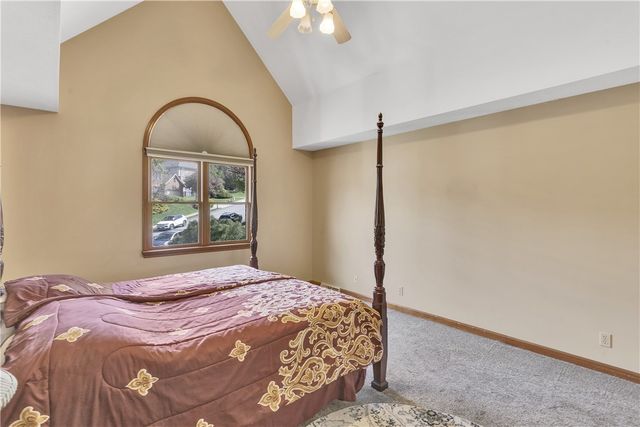 9007 Hampshire Ct, Mccandless, PA 15237