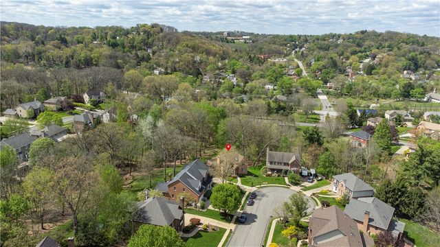 9007 Hampshire Ct, Mccandless, PA 15237