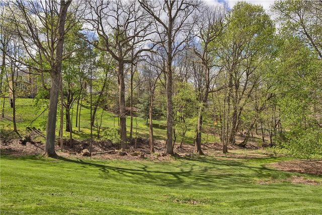 9007 Hampshire Ct, Mccandless, PA 15237