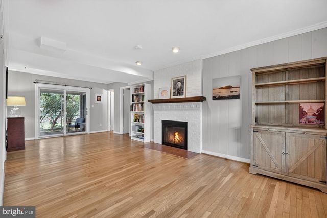 8620 FORT HUNT RD, Alexandria, VA 22308