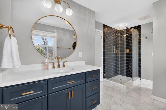 8620 FORT HUNT RD, Alexandria, VA 22308