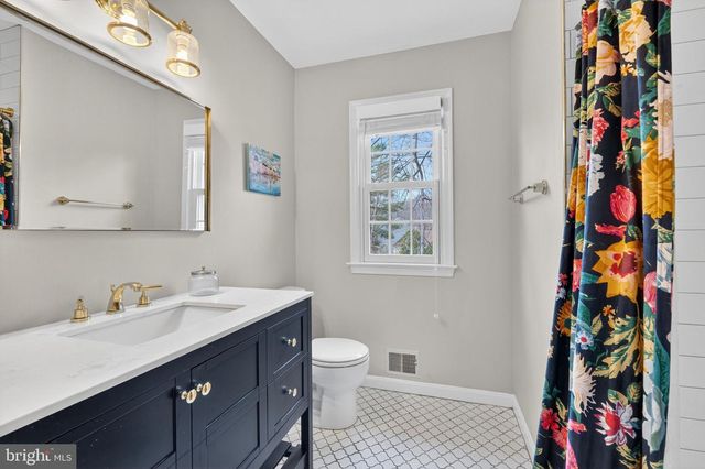 8620 FORT HUNT RD, Alexandria, VA 22308