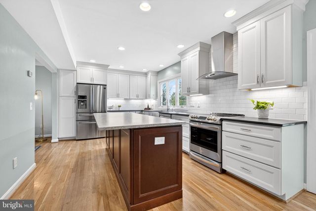 8620 FORT HUNT RD, Alexandria, VA 22308